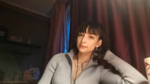 Snapshot of trudymersereau chatting on December 22, 1:19 pm Poly online show from December 22, 1:19 pm