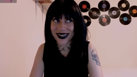 Cait online show from October 7, 1:58 am