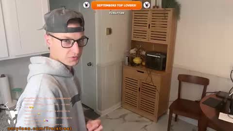 Treistoph online show from November 16, 1:49 pm