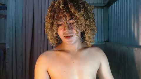 Snapshot of ts_afamhunterxx chatting on May 30, 1:03 am Goddess Mira online show from May 30, 1:03 am