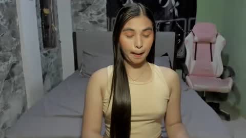 Snapshot of ts_barbie28 chatting on December 2, 9:56 am KC online show from December 2, 9:56 am