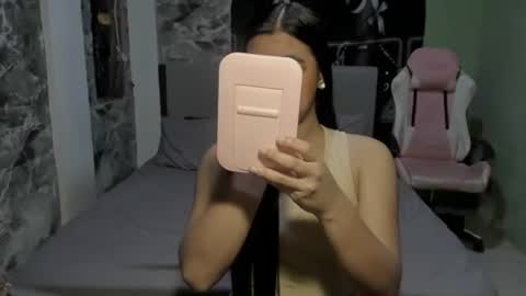 Snapshot of ts_barbie28 chatting on December 9, 10:43 am KC online show from December 9, 10:43 am