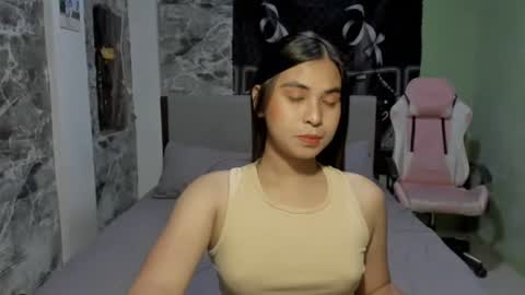 Snapshot of ts_barbie28 chatting on December 19, 11:18 am KC online show from December 19, 11:18 am