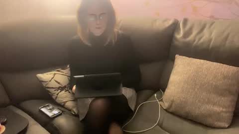 Hunnibun online show from February 6, 4:54 pm