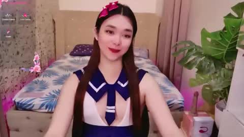 ts_yoshi_ online show from November 6, 7:04 pm