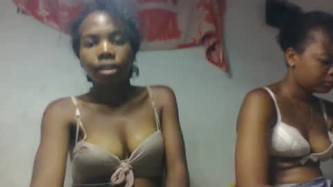 Snapshot of tsaraflorida chatting on November 20, 10:53 pm tsaraflorida online show from November 20, 10:53 pm