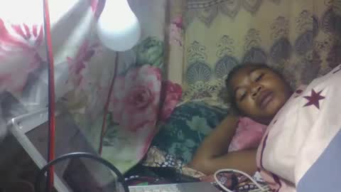 Snapshot of tsaraflorida chatting on November 28, 2:03 am tsaraflorida online show from November 28, 2:03 am