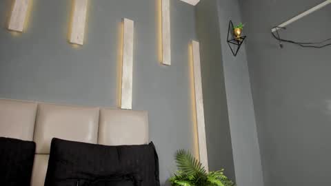  C H L O E online show from March 5, 7:54 pm