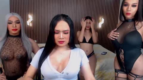 Snapshot of tsgrandshow chatting on January 23, 5:35 am tsgrandshow online show from January 23, 5:35 am