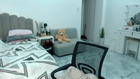 Snapshot of tslovemarie01 chatting on February 16, 6:59 pm Love Marie online show from February 16, 6:59 pm