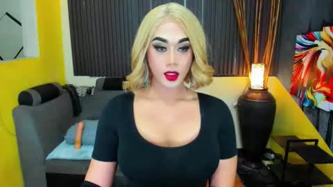 Nicoleeee online show from January 8, 8:33 pm