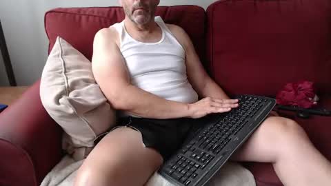 Snapshot of tsmile chatting on August 2, 2:15 pm Verbal Coach online show from August 2, 2:15 pm