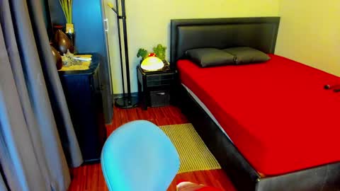 Snapshot of tssophisticatedx chatting on February 13, 8:27 am Kylee- will make your day online show from February 13, 8:27 am