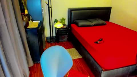 Snapshot of tssophisticatedx chatting on October 23, 7:56 pm Kylee- will make your day online show from October 23, 7:56 pm