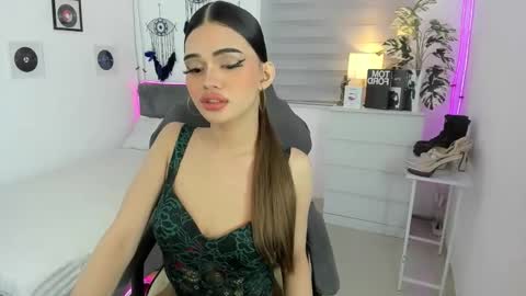 Snapshot of tstoni_talks chatting on October 5, 3:27 am tstoni_talks online show from October 5, 3:27 am