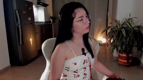 Snapshot of tsukys_spell chatting on November 14, 2:21 am Tsuky online show from November 14, 2:21 am