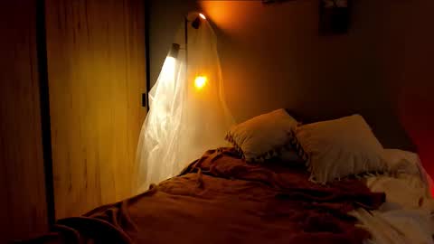 Tsuky online show from March 10, 11:32 pm