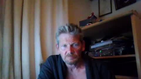 Snapshot of ttb2769 chatting on October 2, 3:24 am ttb2769 online show from October 2, 3:24 am