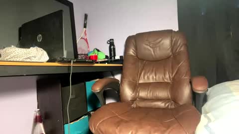 Snapshot of tuamante000 chatting on February 25, 3:16 pm Stimulation make me Cum in Public or in Pvt online show from February 25, 3:16 pm