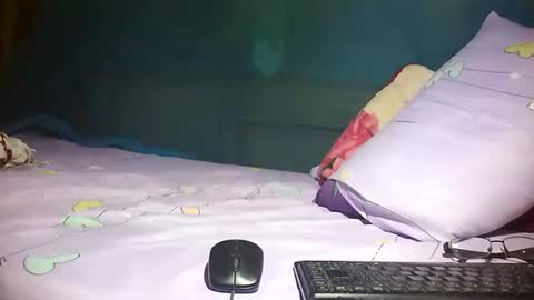 Snapshot of tuchmegently chatting on December 10, 10:26 pm Mae online show from December 10, 10:26 pm