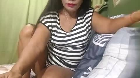 Snapshot of tuchmegently chatting on October 16, 8:54 pm Mae online show from October 16, 8:54 pm