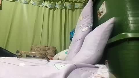 Snapshot of tuchmegently chatting on November 6, 8:54 pm Mae online show from November 6, 8:54 pm