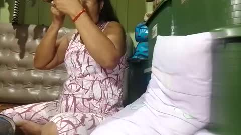 Snapshot of tuchmegently chatting on November 23, 8:41 pm Mae online show from November 23, 8:41 pm