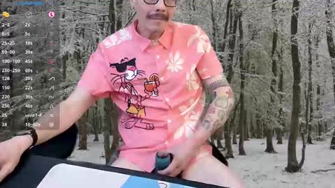 Snapshot of tumbles05 chatting on November 25, 4:12 am tumbling through online show from November 25, 4:12 am