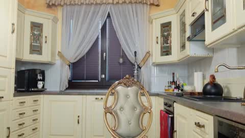 Snapshot of tunderose chatting on March 3, 7:54 am Tunde online show from March 3, 7:54 am