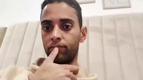 Snapshot of tunisiensexyguy chatting on February 10, 7:38 pm TunisienSexyGuy online show from February 10, 7:38 pm