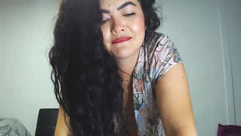 Snapshot of tuti_sex chatting on October 31, 2:56 am tuti online show from October 31, 2:56 am
