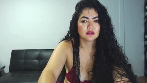 Snapshot of tuti_sex chatting on November 11, 12:43 am tuti online show from November 11, 12:43 am