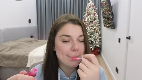 Snapshot of tutti_frutti_ chatting on December 2, 9:39 pm Ariana online show from December 2, 9:39 pm