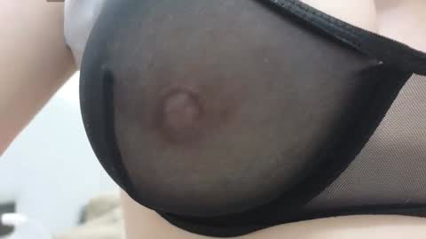 Snapshot of tutti_frutti_ chatting on December 8, 12:18 am Ariana online show from December 8, 12:18 am