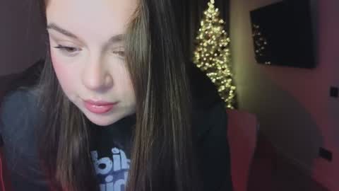 Snapshot of tutti_frutti_ chatting on December 24, 8:49 pm Ariana online show from December 24, 8:49 pm