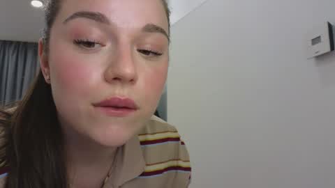 Snapshot of tutti_frutti_ chatting on January 25, 12:27 am Ariana online show from January 25, 12:27 am