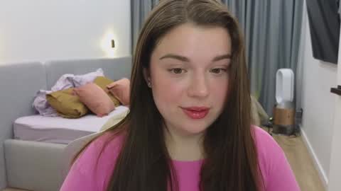 Snapshot of tutti_frutti_ chatting on February 4, 8:28 pm Ariana online show from February 4, 8:28 pm