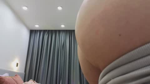 Snapshot of tutti_frutti_ chatting on February 12, 12:27 am Ariana online show from February 12, 12:27 am