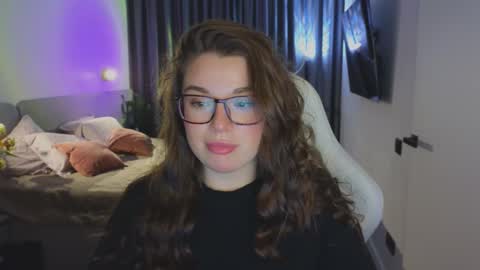 Snapshot of tutti_frutti_ chatting on September 20, 8:43 pm Ariana online show from September 20, 8:43 pm