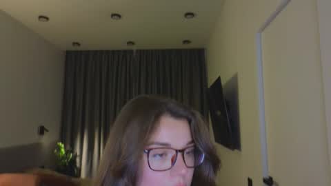 Snapshot of tutti_frutti_ chatting on October 31, 8:21 pm Ariana online show from October 31, 8:21 pm