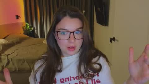 Snapshot of tutti_frutti_ chatting on November 3, 7:48 pm Ariana online show from November 3, 7:48 pm