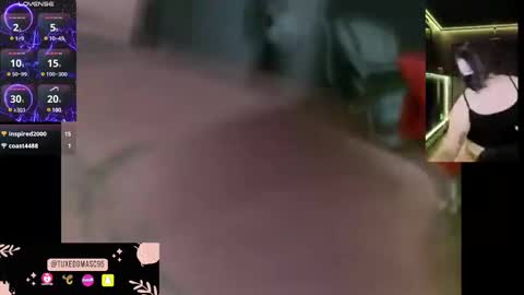 Snapshot of tuxedomasc95 chatting on December 19, 2:45 am Alfie online show from December 19, 2:45 am