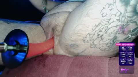 Snapshot of tuxedomasc95 chatting on November 27, 12:24 am Alfie online show from November 27, 12:24 am