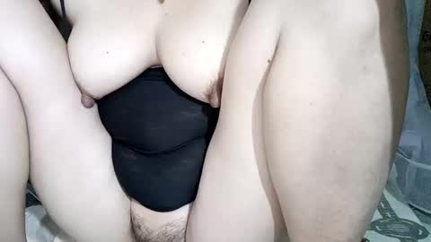 Snapshot of tuylip_sex chatting on October 17, 12:25 am tuylip_sex online show from October 17, 12:25 am