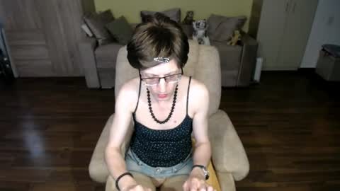 Clementine online show from June 18, 9:14 am