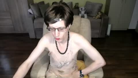 Clementine online show from June 20, 9:34 am