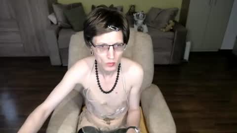 Clementine online show from June 21, 9:12 am