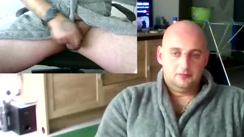Snapshot of twardyidlugi chatting on September 18, 7:54 am twardyidlugi online show from September 18, 7:54 am