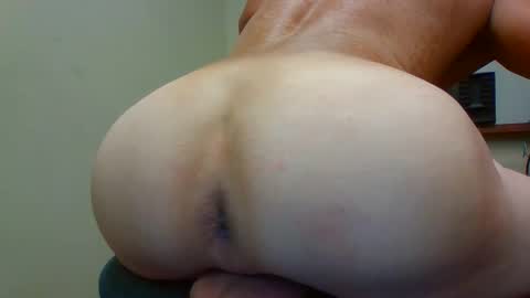 Snapshot of twayne29x chatting on October 22, 7:19 am twayne29x online show from October 22, 7:19 am