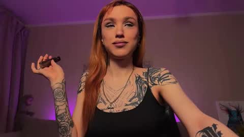 Snapshot of twiinkie_pie chatting on November 21, 5:22 pm Maria 3 online show from November 21, 5:22 pm